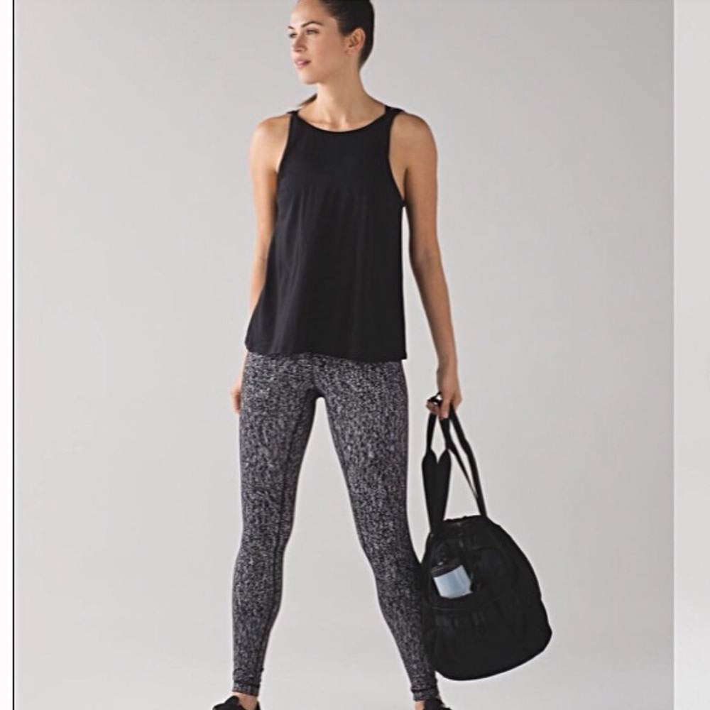 Like New Lululemon Wonder Under Luon size 4